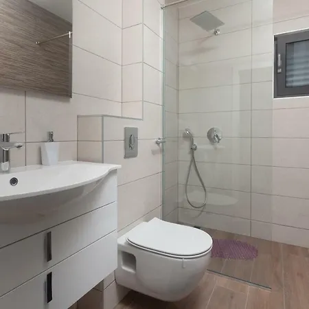 Apartment A&z Makarska
